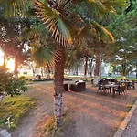 Sporkoey & Club Hotel *